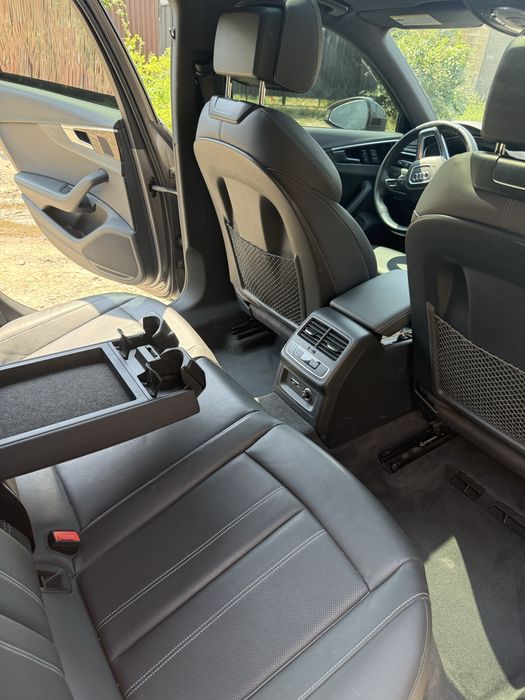 AUDI A4 2020года