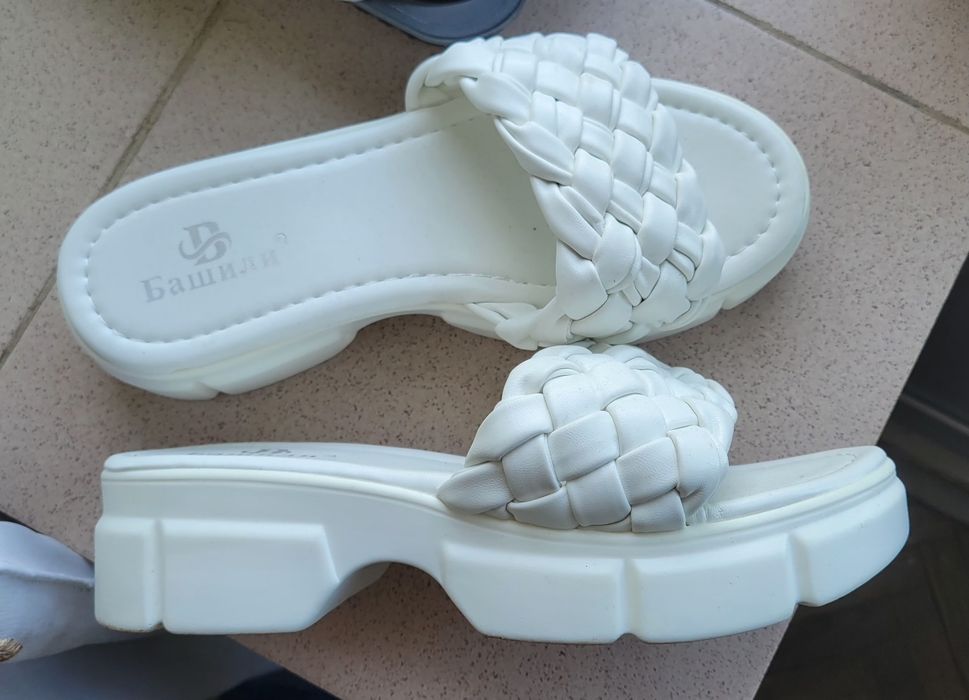 Каці жіночі білі