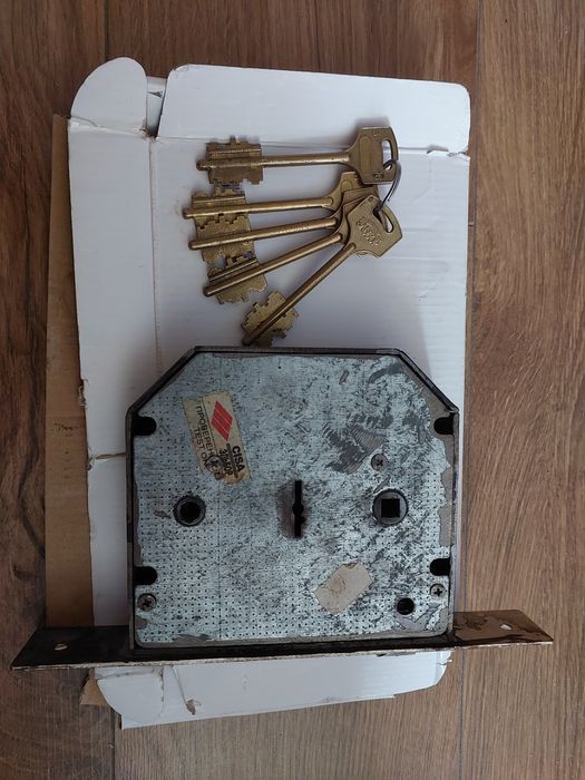 Замок врізний сувальдний Ельбор