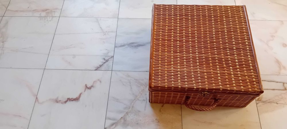 Caixa Vintage Madeira e Palhinha!