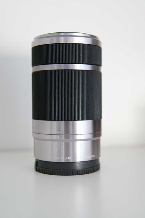 Sony E 55-210mm f/4.5-6.3 OSS
