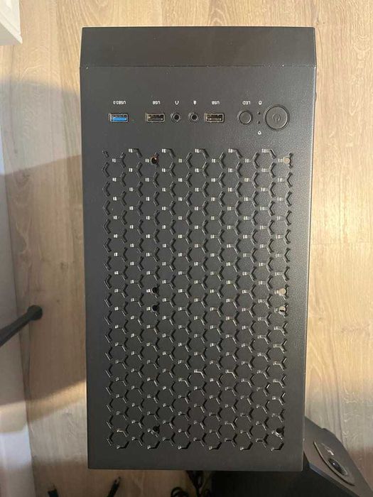 Komputer AMD Ryzen 5 1600 AF / 16 GB RAM / SSD 512 GB / GT 1030 / ARGB