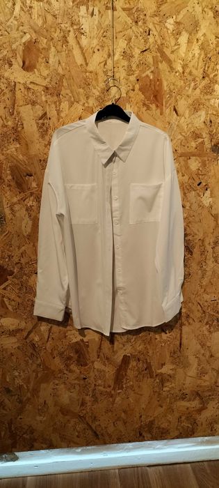 Camisa branca com manga comprida