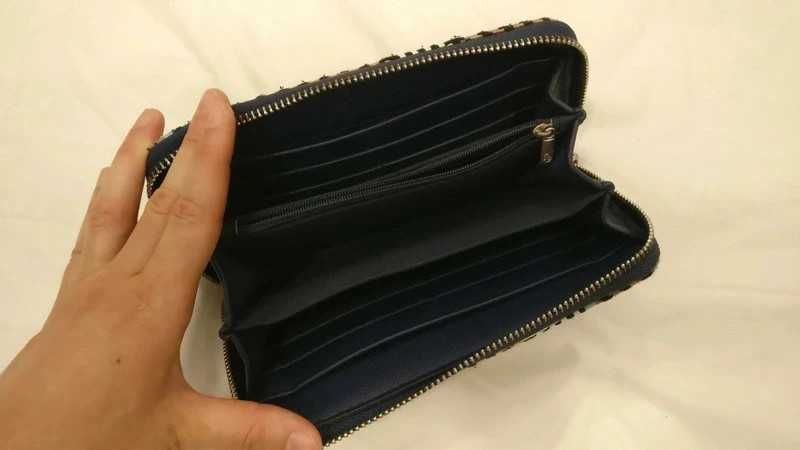 Carteira com fecho de correr, Stradivarius