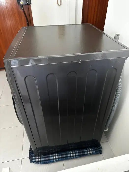 Máquina de lavar nova