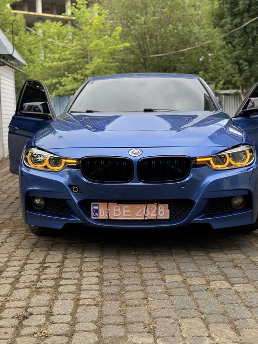 Ноздрі BMW F30 чорні глянцеві подвійні 2 ребра решітки радіатора