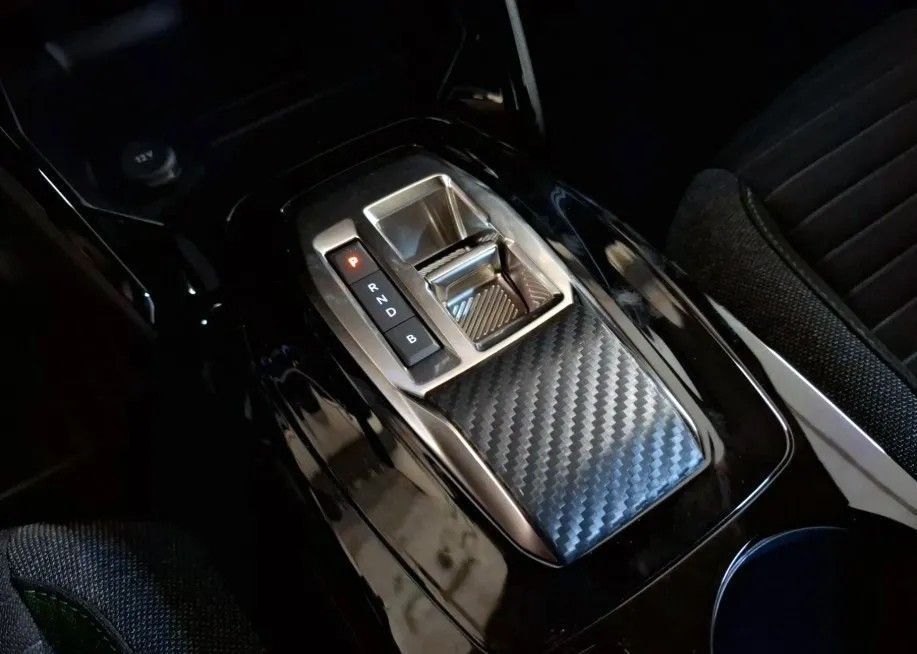 Peugeot e-2008 50 kWh Active