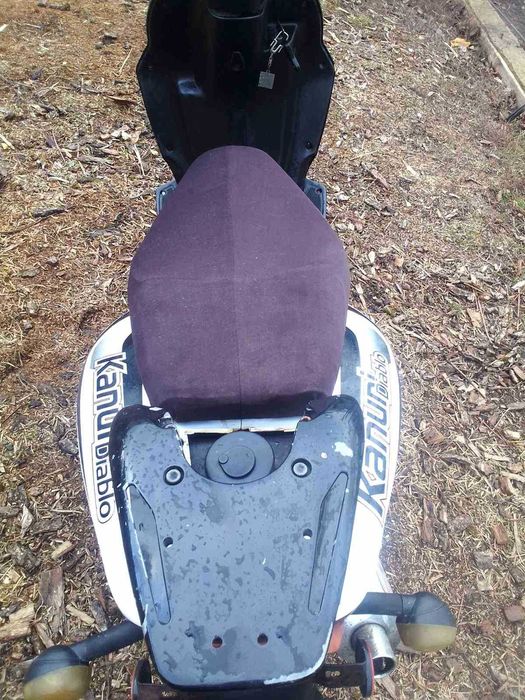 Продам мопед кануні на ходу заводиця їде но не на берає швидкість