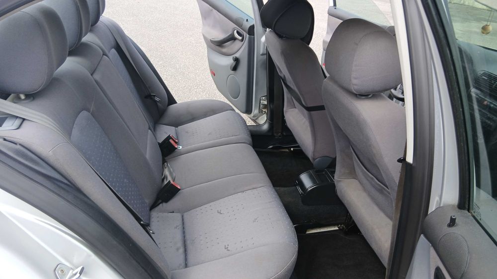 Seat Toledo 1.6 4P 185000KM T.extras Bom Preço