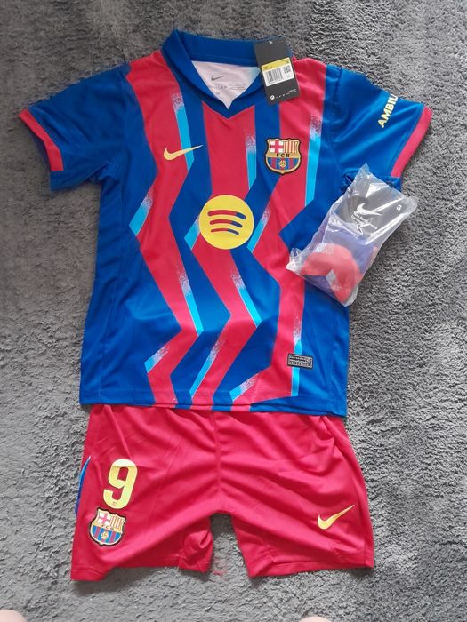 Stroj komplet pilkarski Fc Barcelona 25/26 (152)(158) Lewandowski