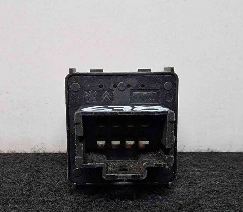 Comando / Botão / Interruptor Vidros Frente Esquerdo 96664313ZD - CITROËN C-ELYSEE