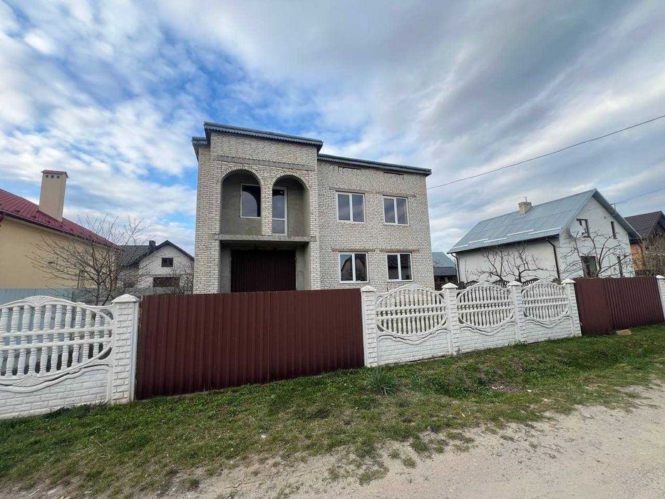 Продаж будинку в с. Карачинів — вул. Симоненка (поблизу Львова)