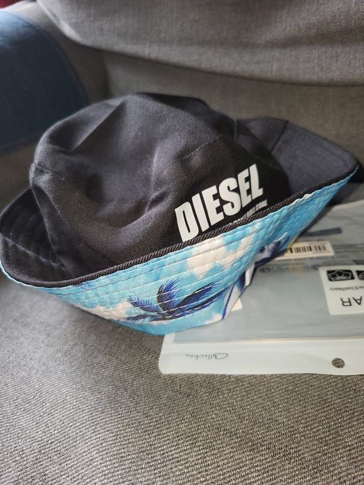 Czapka przeciwsłoneczna firmy diesel