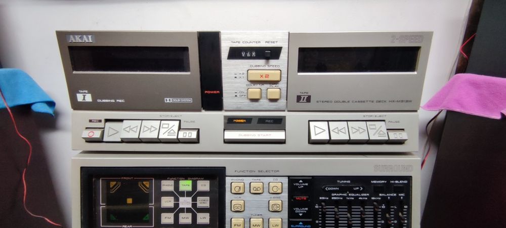 Akai HX-M313W plus Akai AV-M313