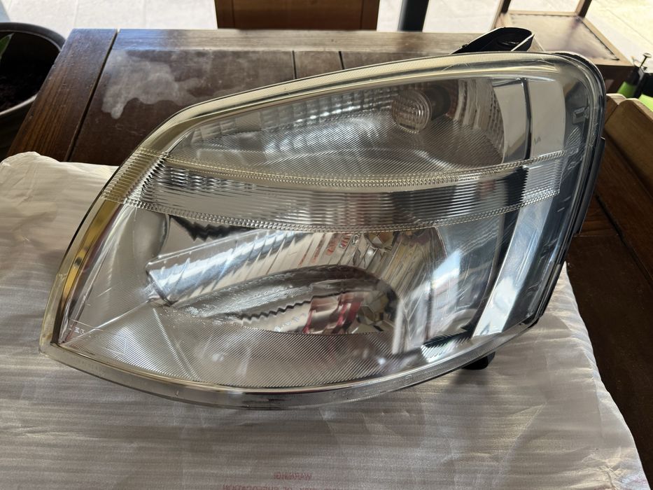 Farol Esquerdo peugeot Partner 02-08