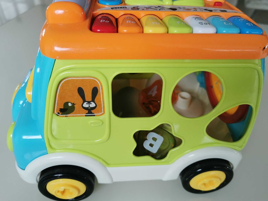 Zabawka wesoły autobus