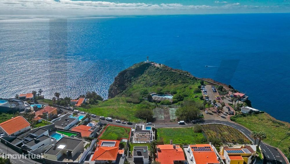 Terreno situado no Cristo Rei, Garajau | Oportunidade de negócio