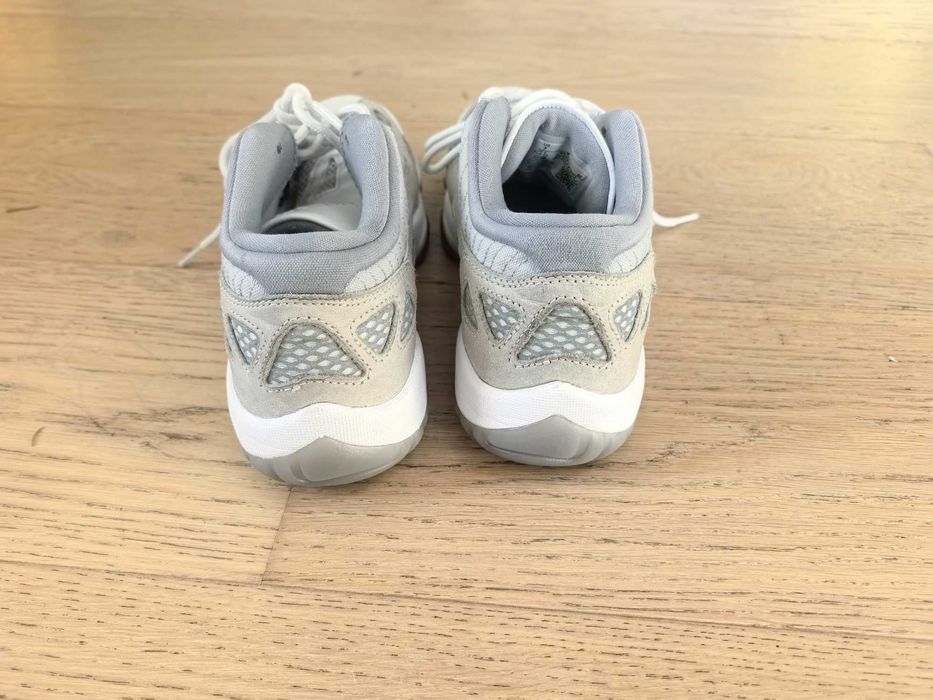 Buty Air Jordan 11 Retro Low r. 40