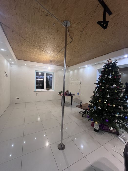 Продам пілон б/у