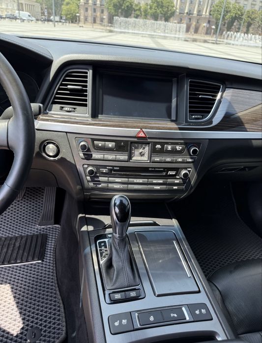 Hyundai Genesis 2016