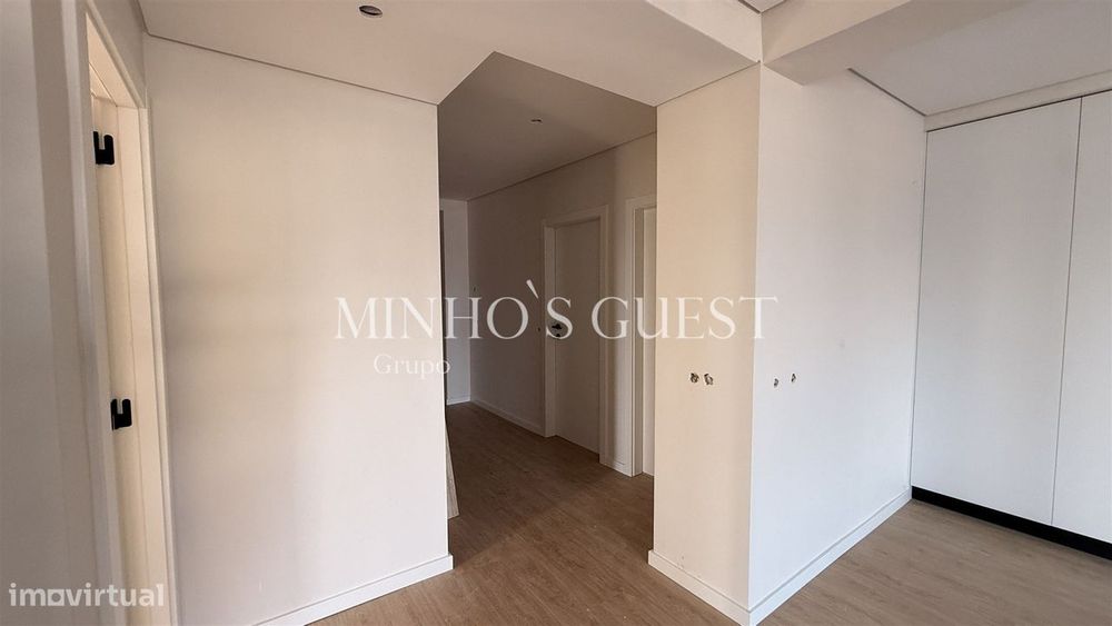 Apartamento T3 Totalmente Remodelado c/ varanda - Maximinos, Braga