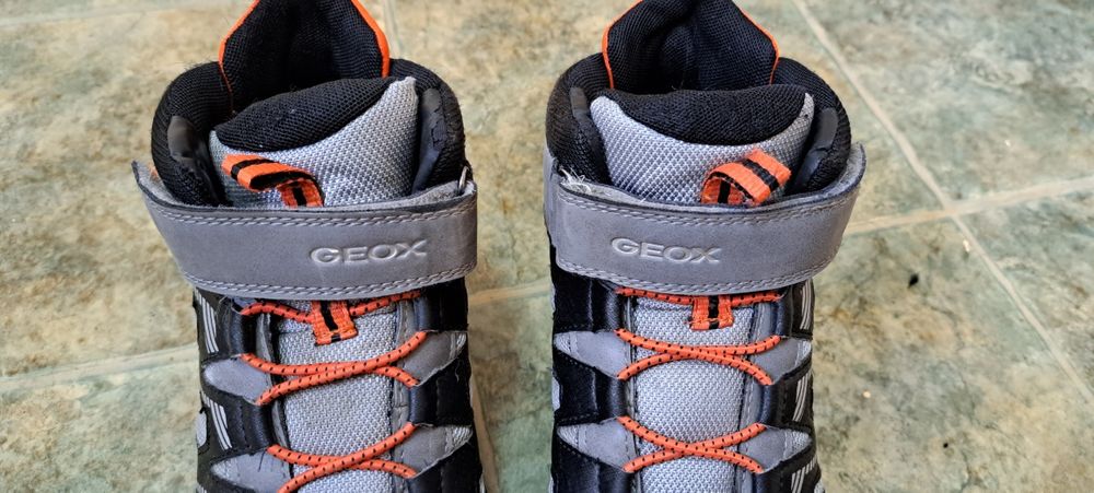 Ботінки geox  на хлопчика 39 р