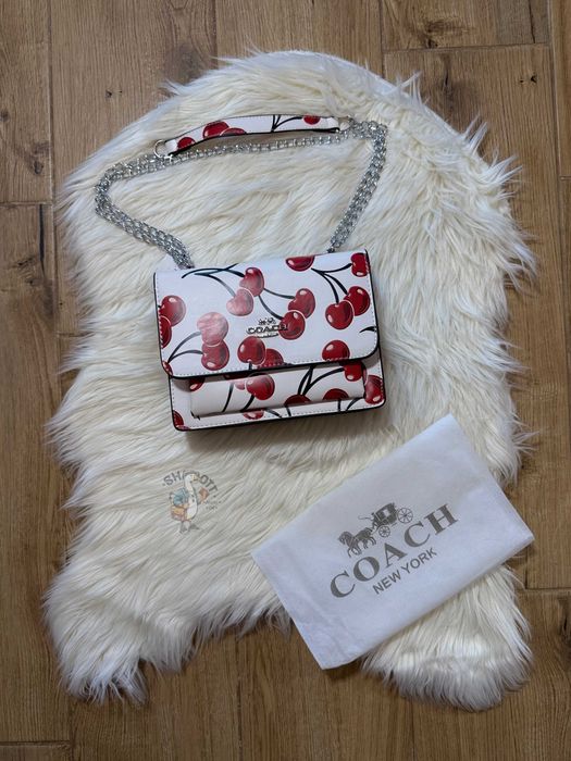 Жіноча сумка через плече (ручна) COACH з вишенями