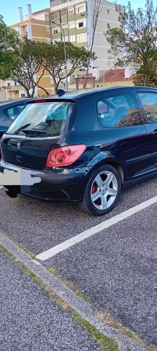 Peugeot 307 2.0 em bom estado geral