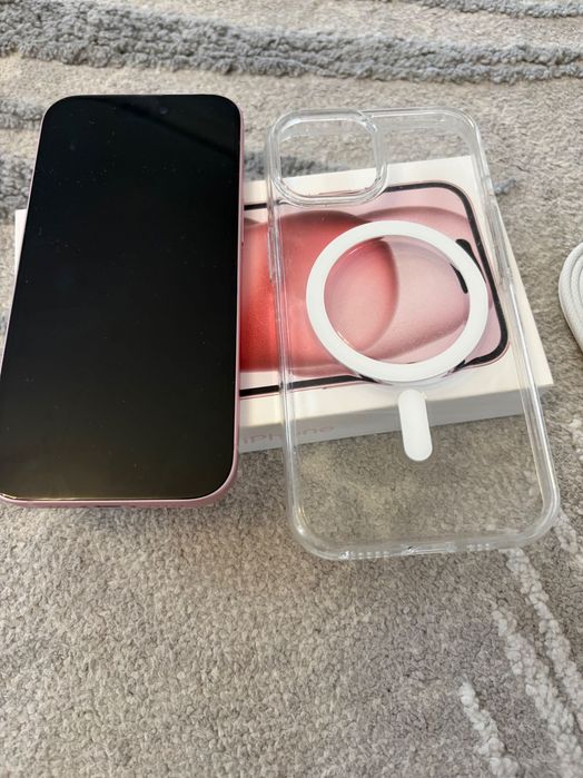 Iphone 15 różowy jak nowy