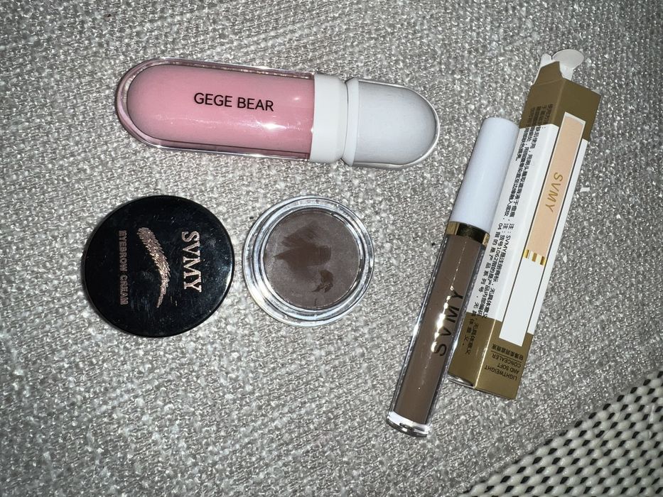 Набори пензлів для макіяжу та косметика