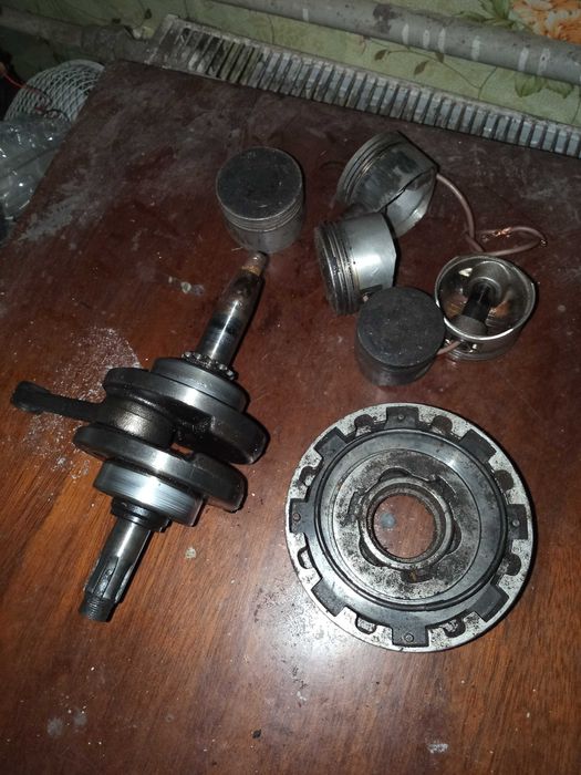 Продам запчастини на мопед альфа, дельта кришки запалення бокові