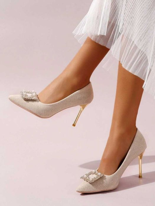 roupa e calçado novo a baixo preço