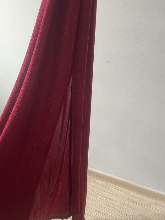 Elegancka długa sukienka – bordo – błyszcząca