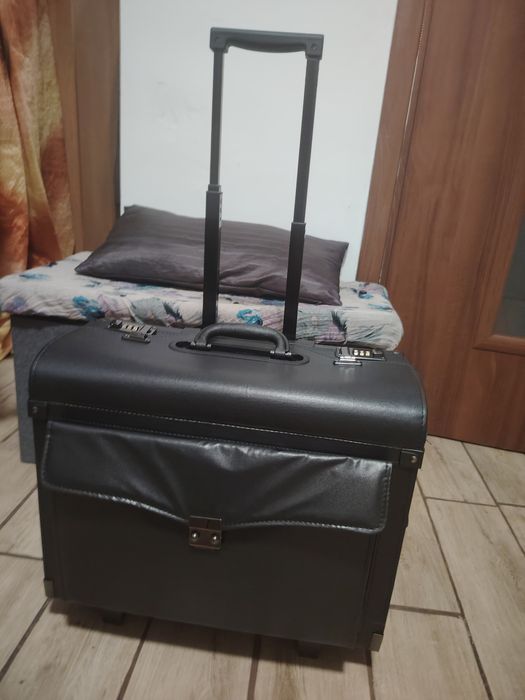 Walizka kufer skórzana