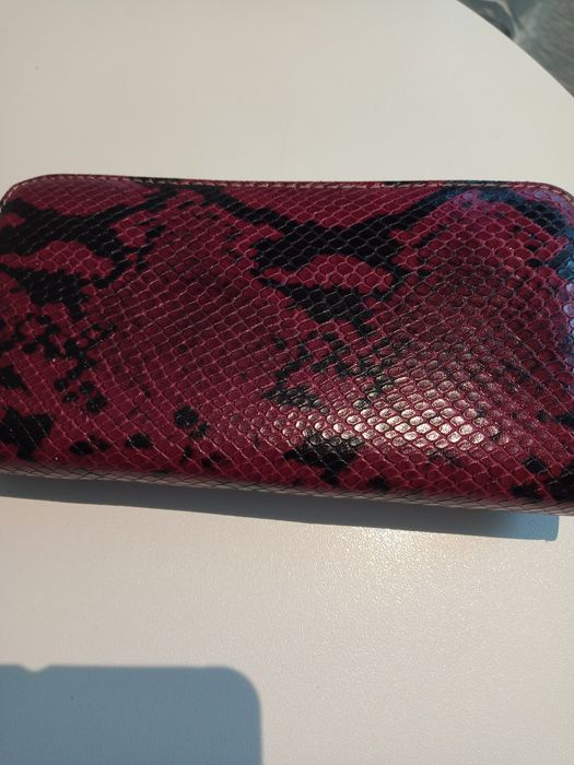 Carteira Stradivarius nova, sem uso
