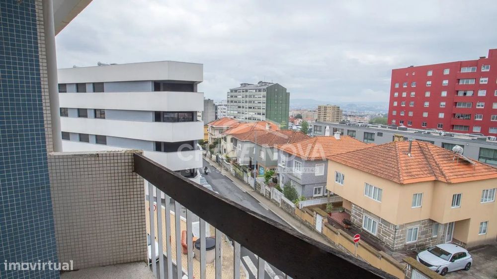 T2 c/ Varanda em Vila Nova de Gaia — Mafamude E Vilar Do Paraíso, Porto