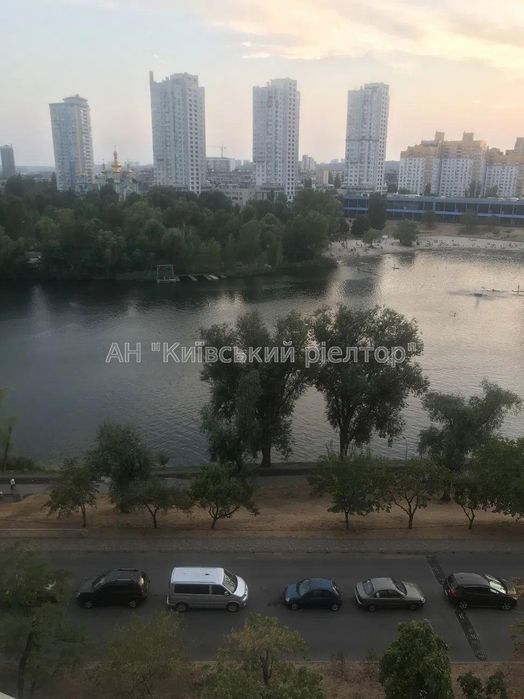 Оренда 3-кімнатної квартири з видом на озеро, Березняки