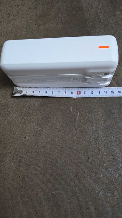 POWERBANK 30000mAh PD22.5W z wbudowanymi kablami USB-C Lighting biały