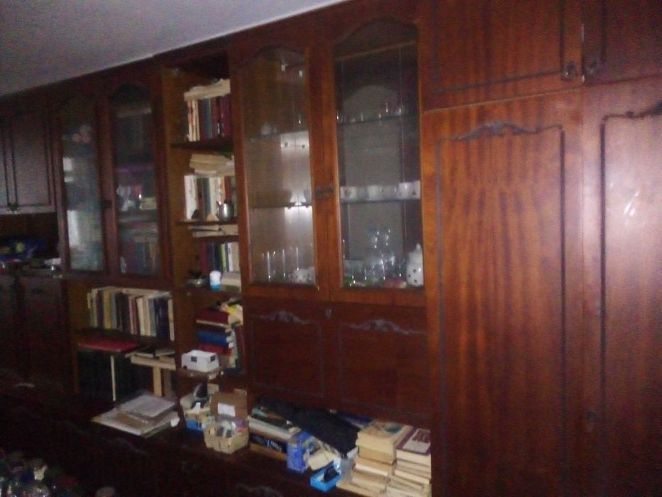 Продаю шкаф, стенку и деревянные кровати