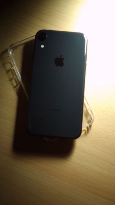 IPhone XR почти новый