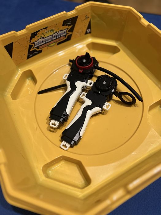 Арена з 9 бейблейдами Beyblade gyro battle