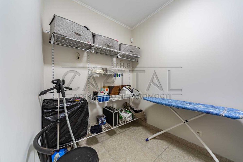 Престижний будинок в Крюківщіні 400м2, гараж та басейн