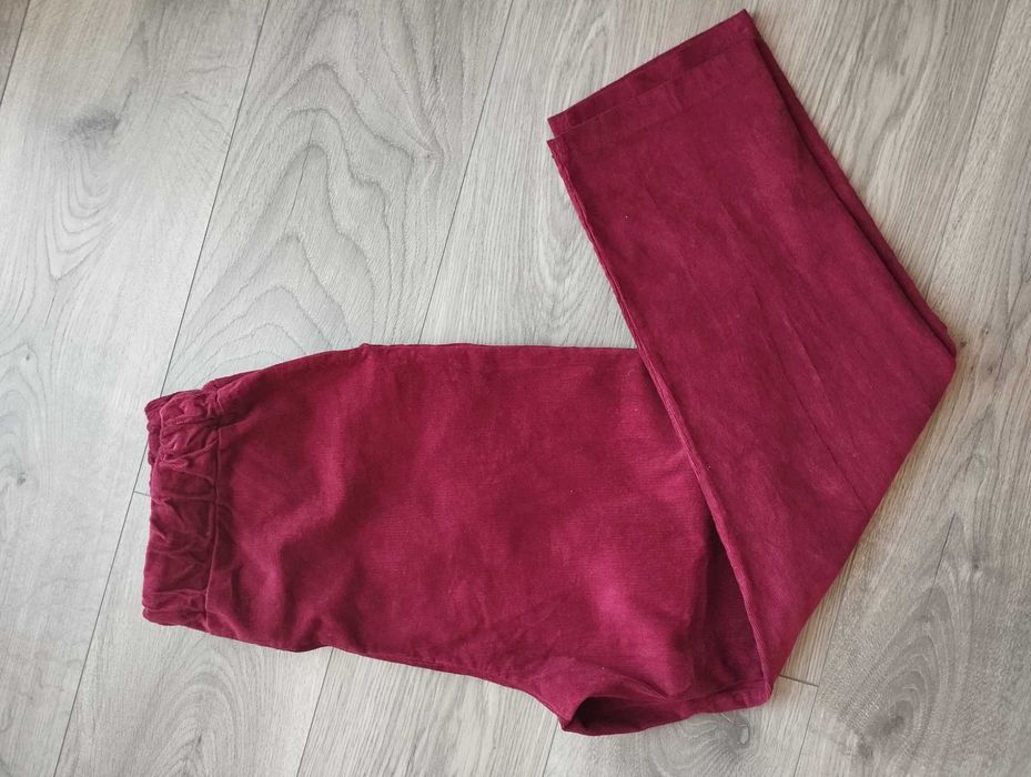 Bordowe spodnie sztruksowe damskie rozmiar M ze ściągaczami