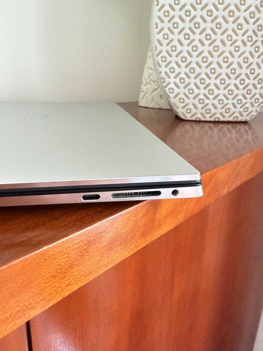 Dell XPS 15-9500|15.6" 4K Tactil|i9-10885H|32Gb Ram|Ssd 1TB|GTX1650 Ti
