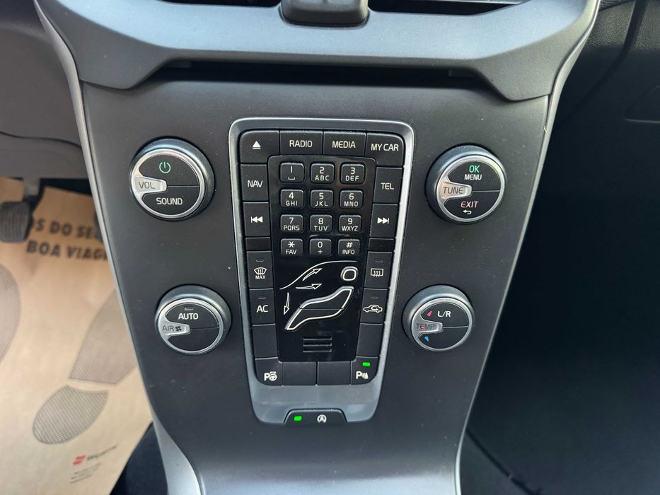 Volvo V40 Cross Country 1.6 D2 Momentum