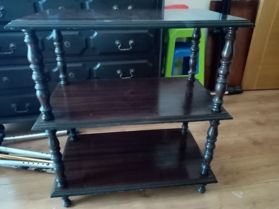 Vendo Mesa com traços antigos