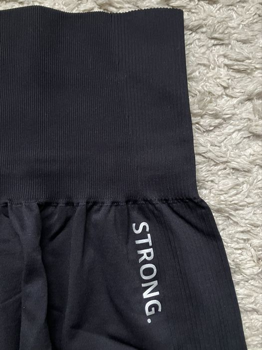 Nowe modelujące legginsy bezszwowe black push up strong point XS/S