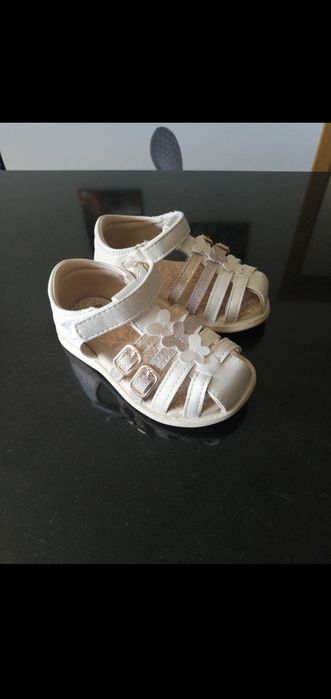 Sandálias tamanho 22