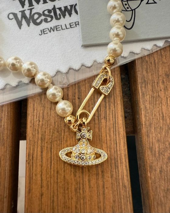 Colar Vivienne Westwood