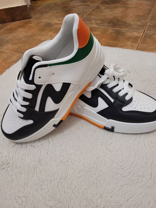 NOWE Buty unisex rozmiar 39